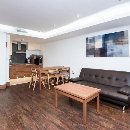 Livin' Serviced Apartments Watford  Buitenkant foto