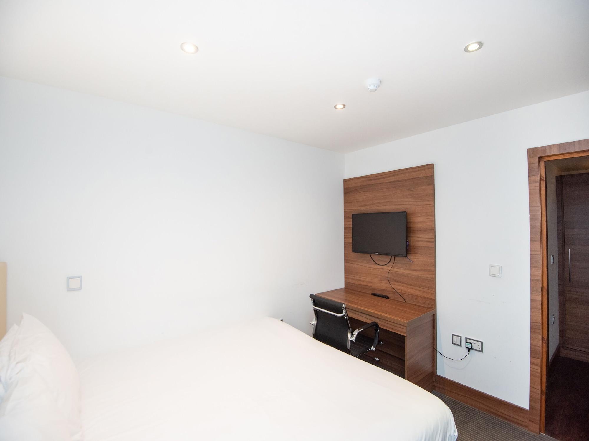 Livin' Serviced Apartments Watford  Buitenkant foto