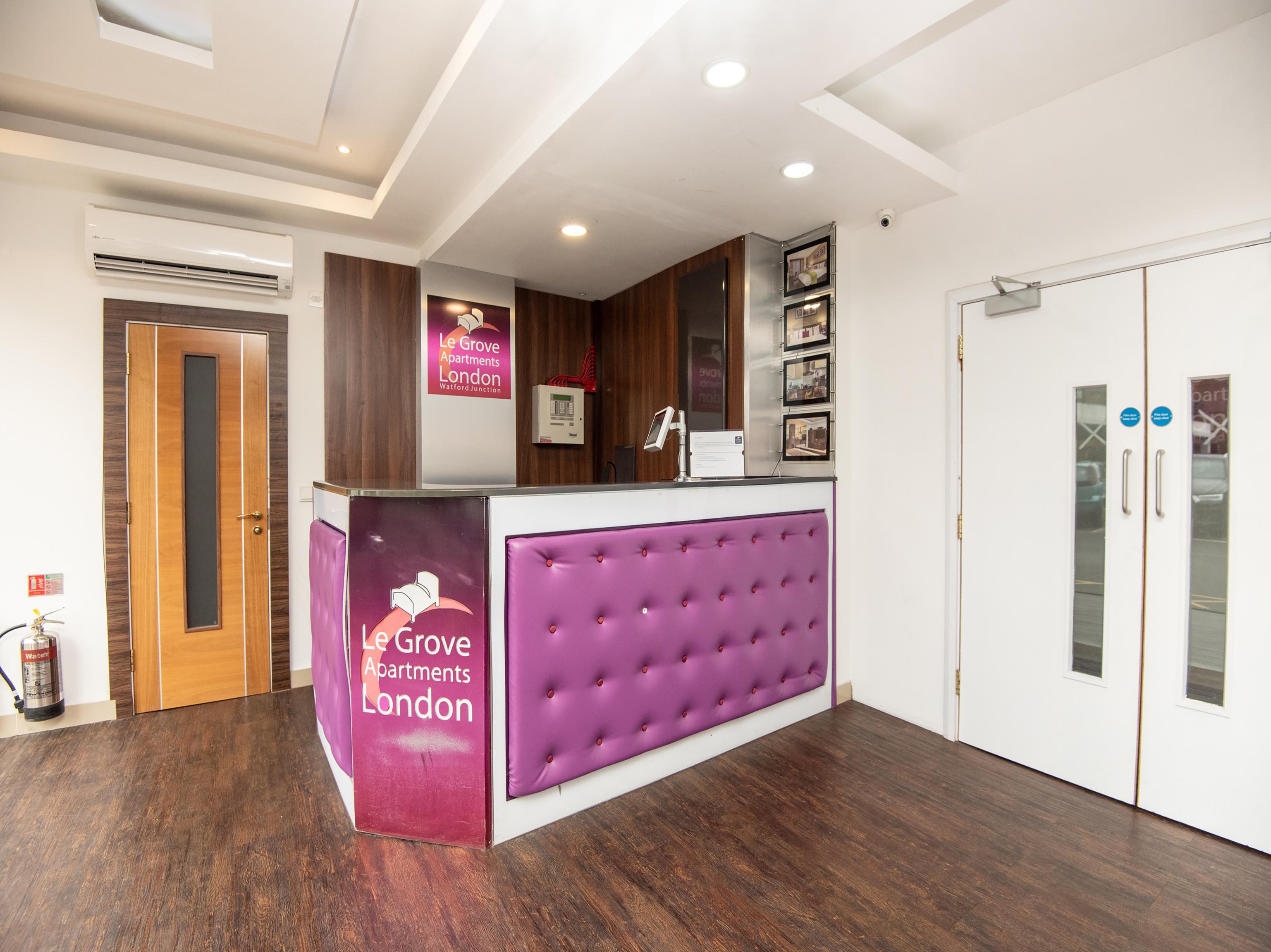 Livin' Serviced Apartments Watford  Buitenkant foto